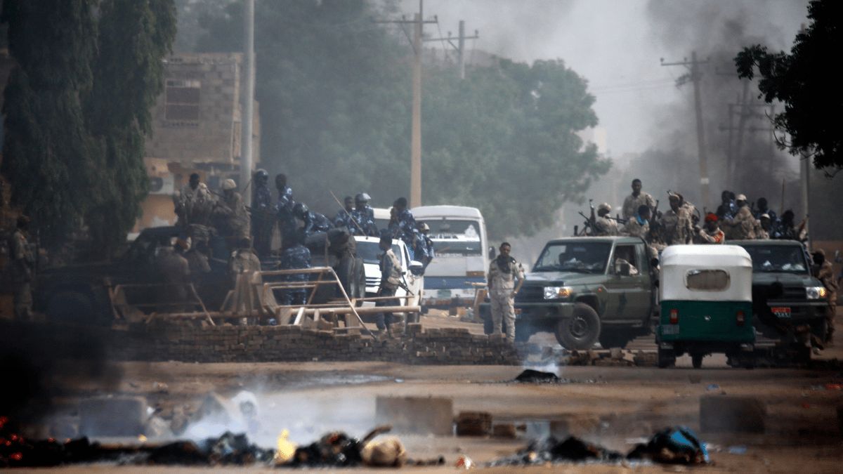 خبراء سودانيون: "جيش البرهان" فقد السيطرة على حلفائه بعد هيمنة "الإسلاميين"