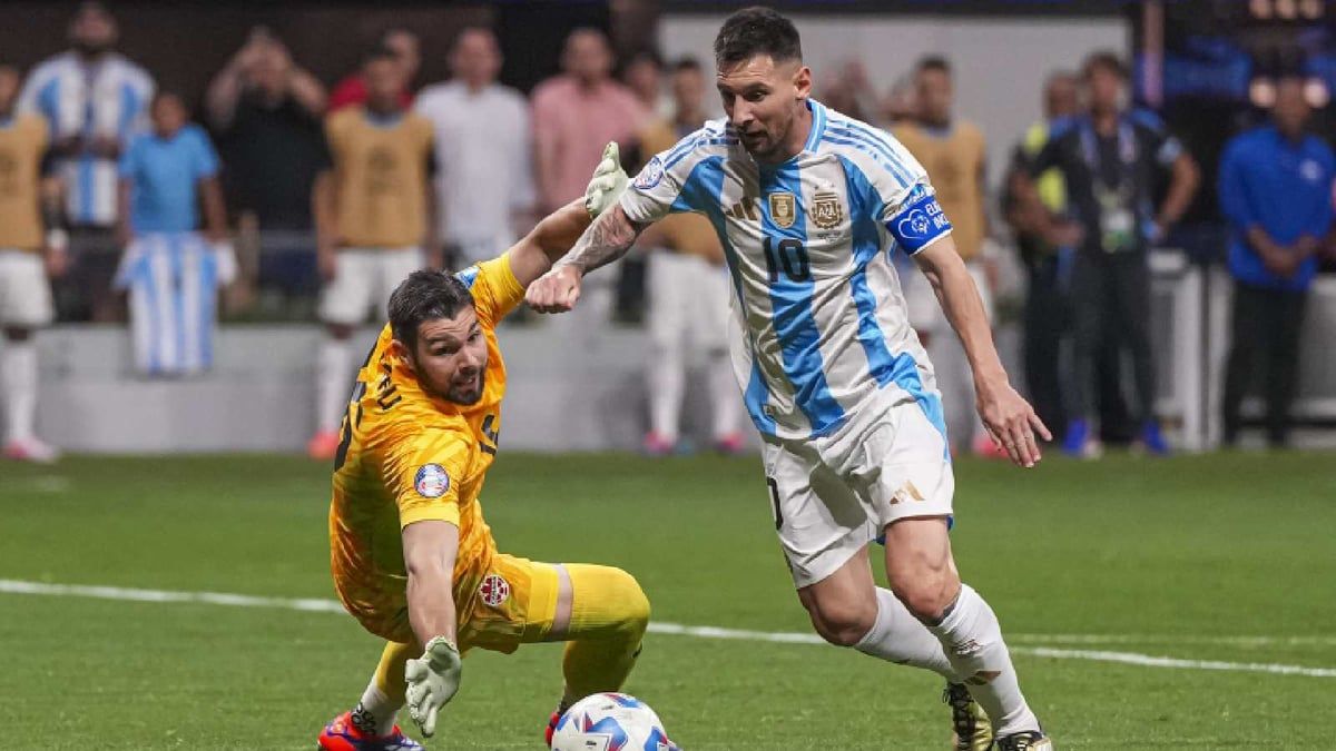 ميسي يهدر فرصة أمام كندا بطريقة لا تصدق (فيديو)