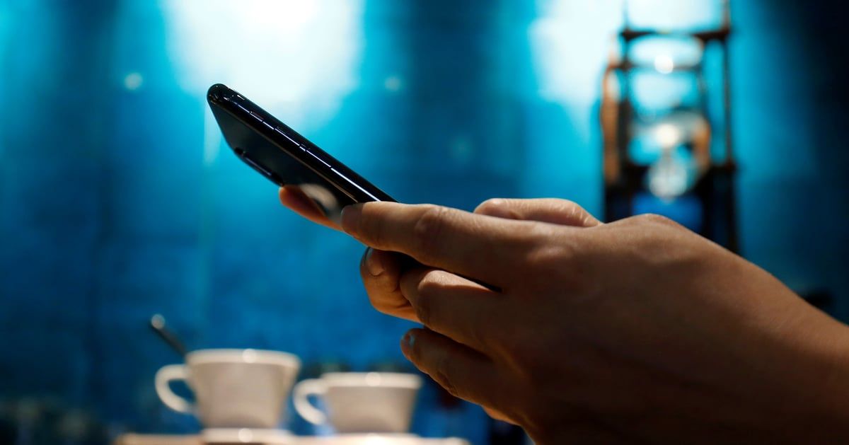 هل تحتاج وسائل التواصل الاجتماعي لملصقات تحذيرية؟