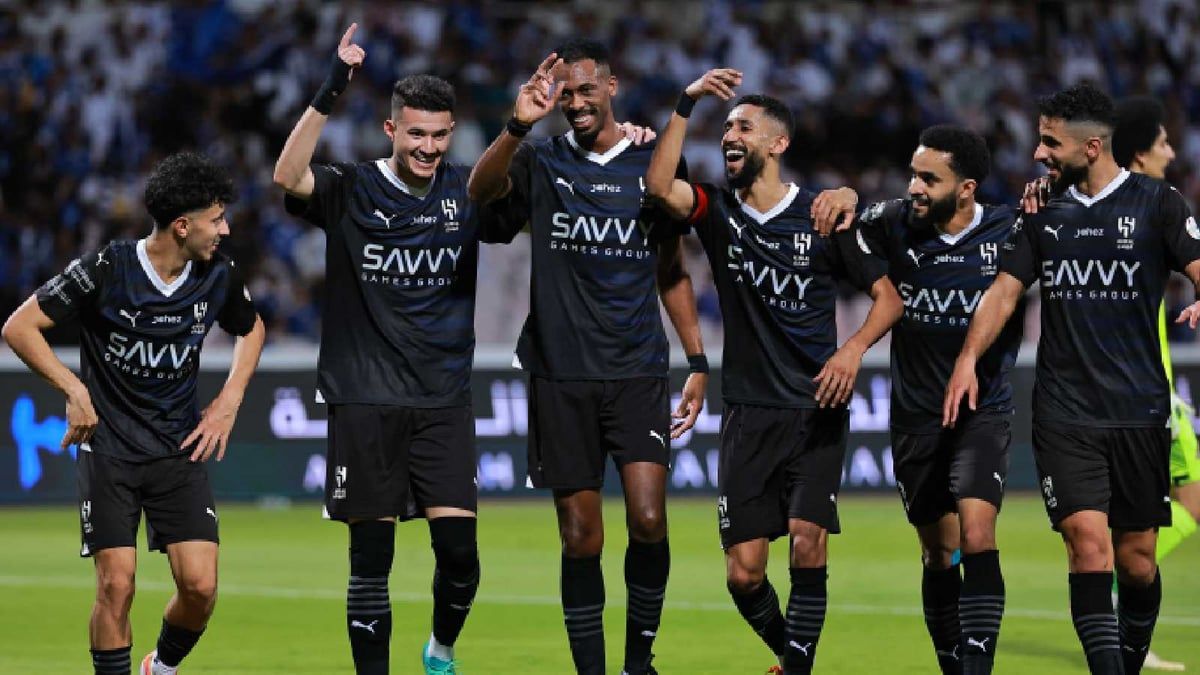 الهلال السعودي يمنح الضوء الأخضر لرحيل نجمه