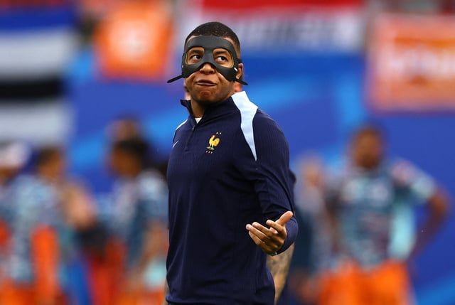 مبابي يثور على ديشامب وسيناريو إنريكي يظهر من جديد (فيديو وصور)