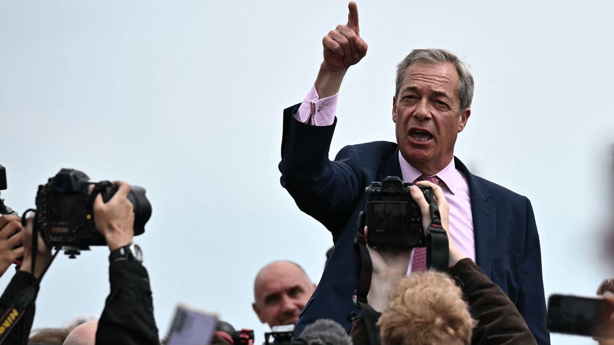 زعيم "الإصلاح البريطاني يفجر قنبلة: الغرب دفع بروسيا لـ"غزو أوكرانيا"