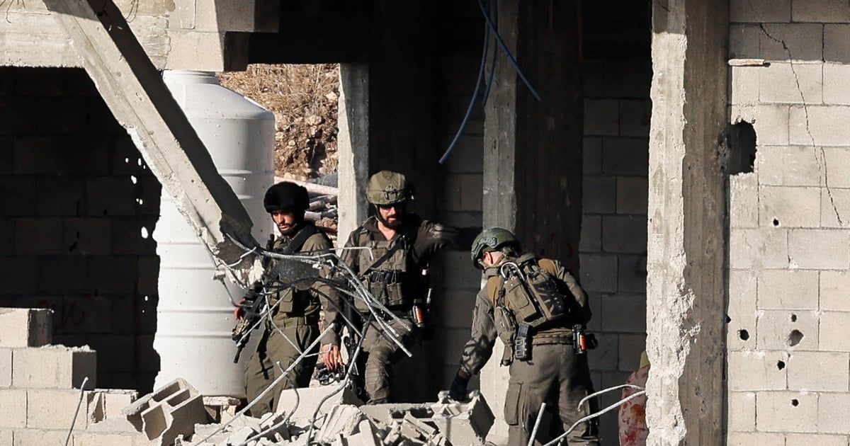 الجيش الإسرائيلي يعلن مقتل اثنين من جنوده وسط قطاع غزة