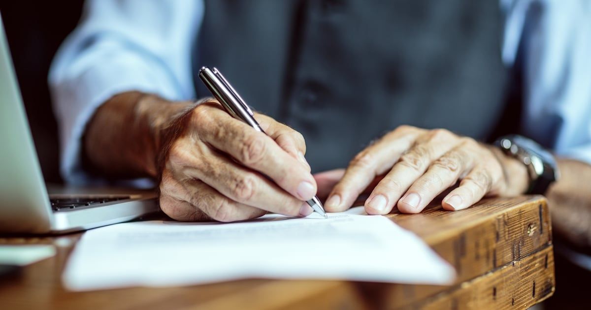 بعمر الـ67.. تونسي يحصل على شهادة البكالوريا (صورة)