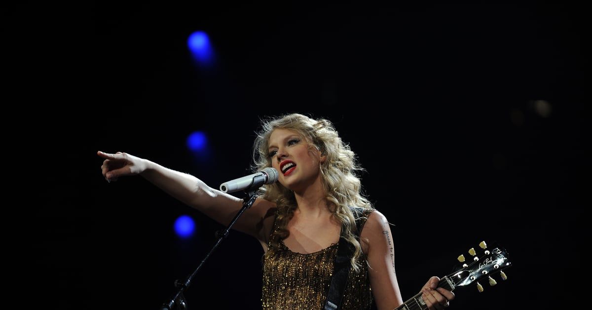 حبيب تايلور سويفت يفاجئ جمهورها بظهوره الأول على المسرح (فيديو)
