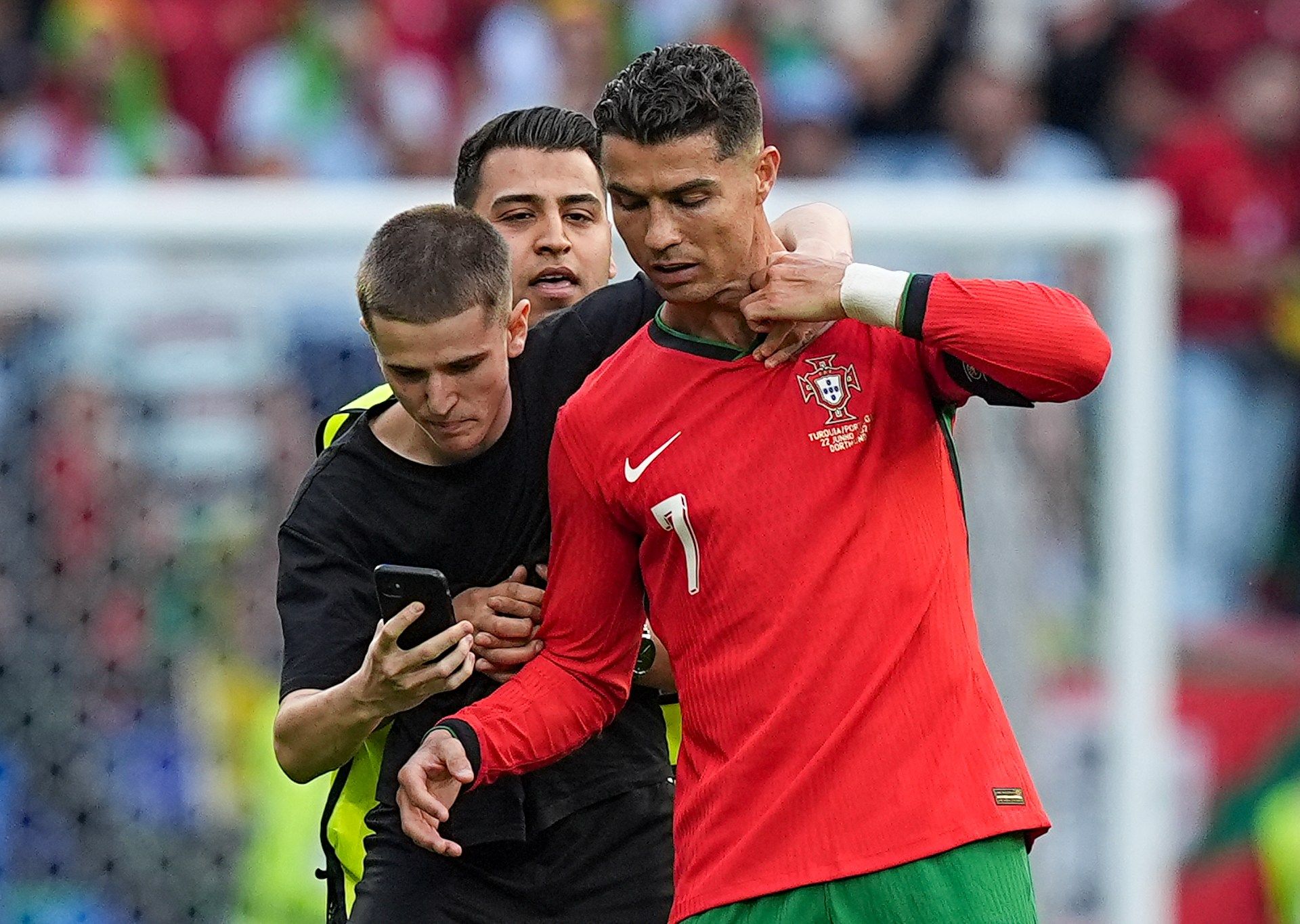 إجراءات استثنائية لحماية رونالدو أثناء مباراة البرتغال ضد جورجيا - موقع الخليج الان