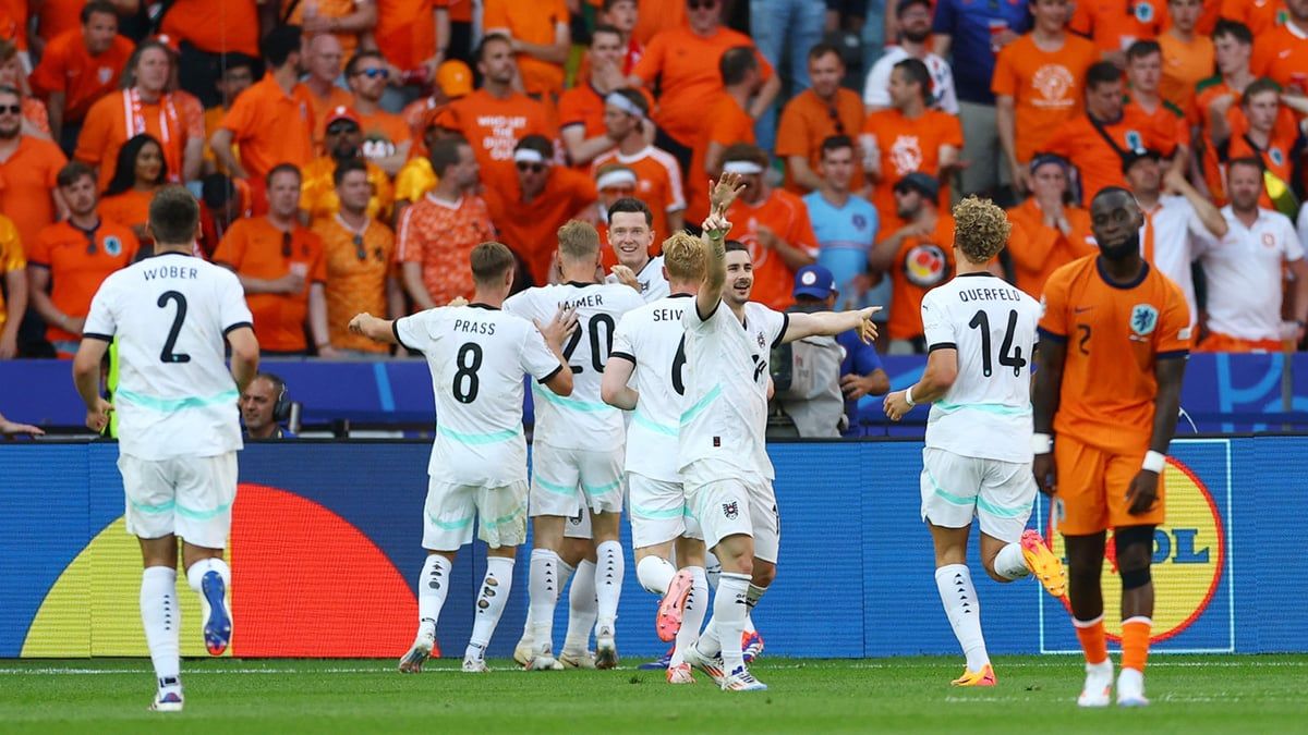 النمسا تفوز على هولندا وتقتنص الصدارة.. وفرنسا تتعادل مع بولندا