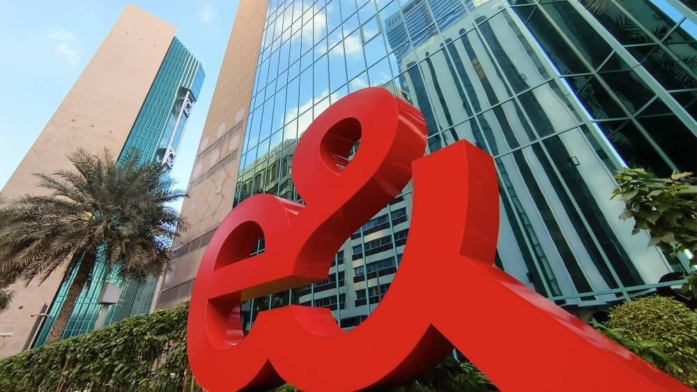 «إي آند» توقع اتفاقية للاستحواذ على «جلاسهوس» التركية