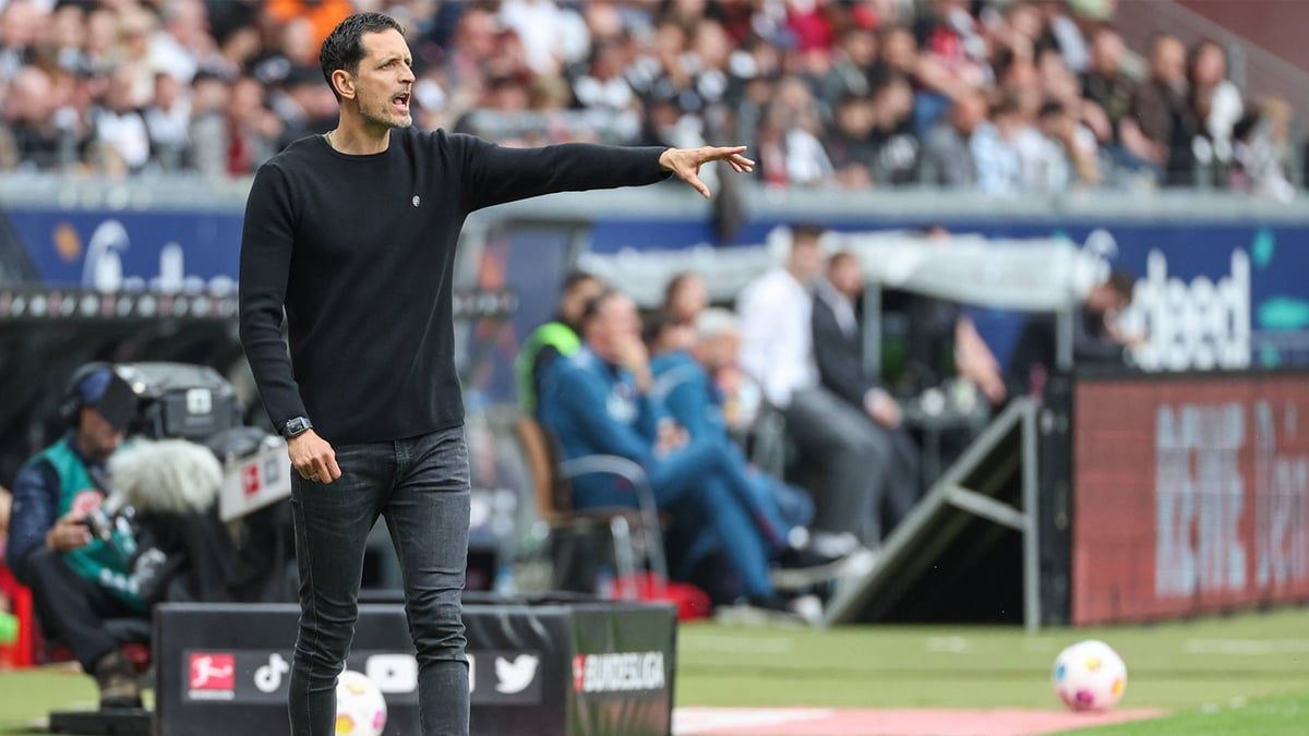 الاتحاد السعودي يدخل في مفاوضات مع مدرب آينتراخت فرانكفورت