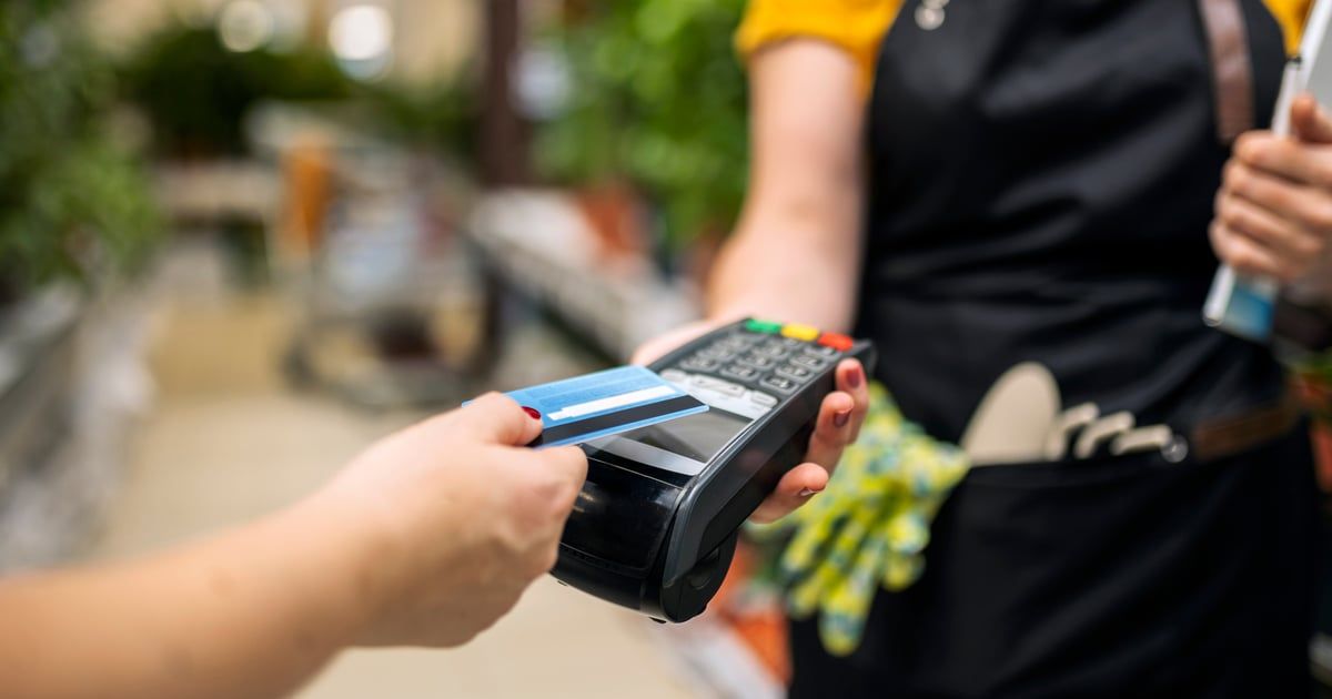 الدفع بالبطاقات غيّر سلوك البشر في الإنفاق