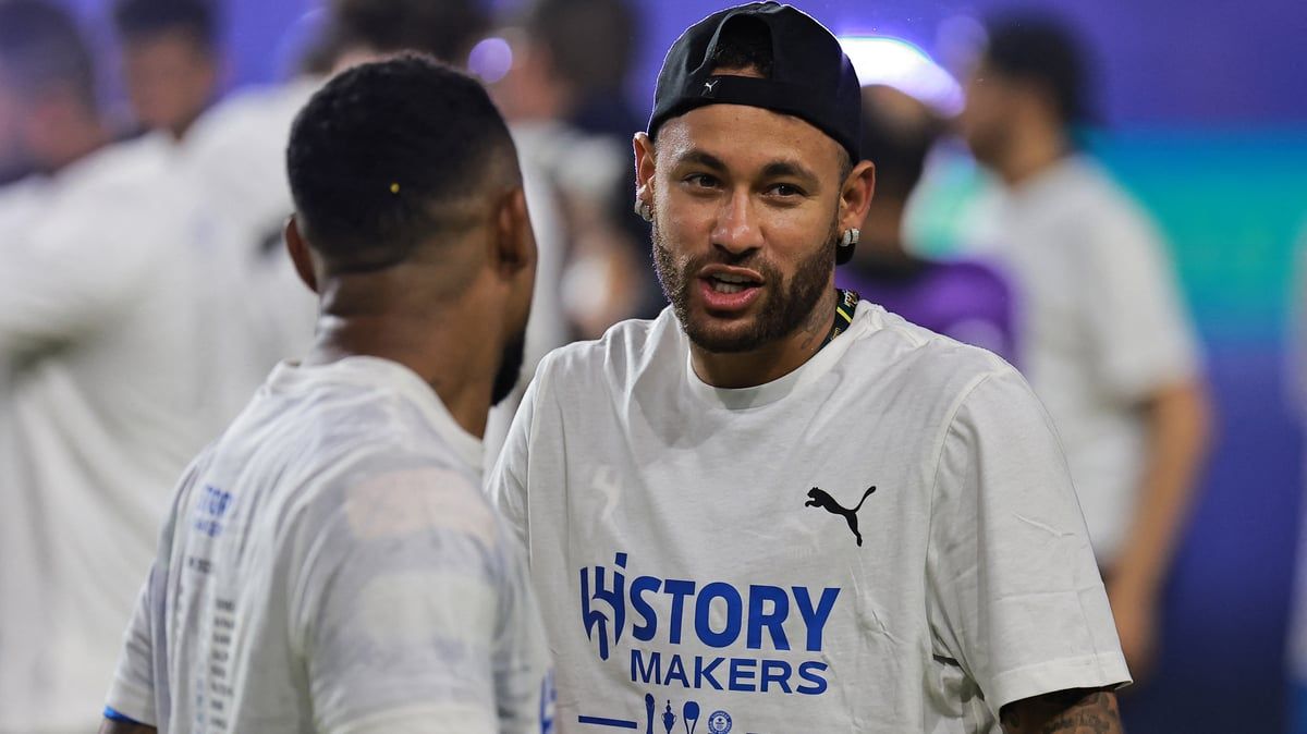 رد فعل غريب من نيمار بعد استبدال فينيسيوس أمام كوستاريكا (فيديو)