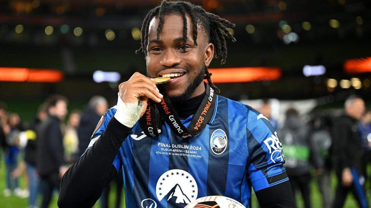 ليفربول ومانشستر يونايتد ينافسان الاتحاد السعودي في صفقة مهمة