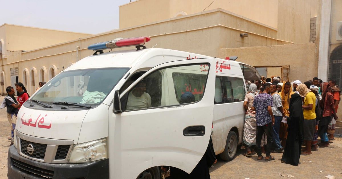 7 وفيات بحادث سقوط سيارة من منحدر في تعز اليمنية