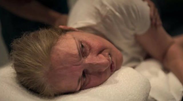 سيلين ديون تبكي بحرقة بعد إصابتها بنوبة تشنج مؤلمة (صور)