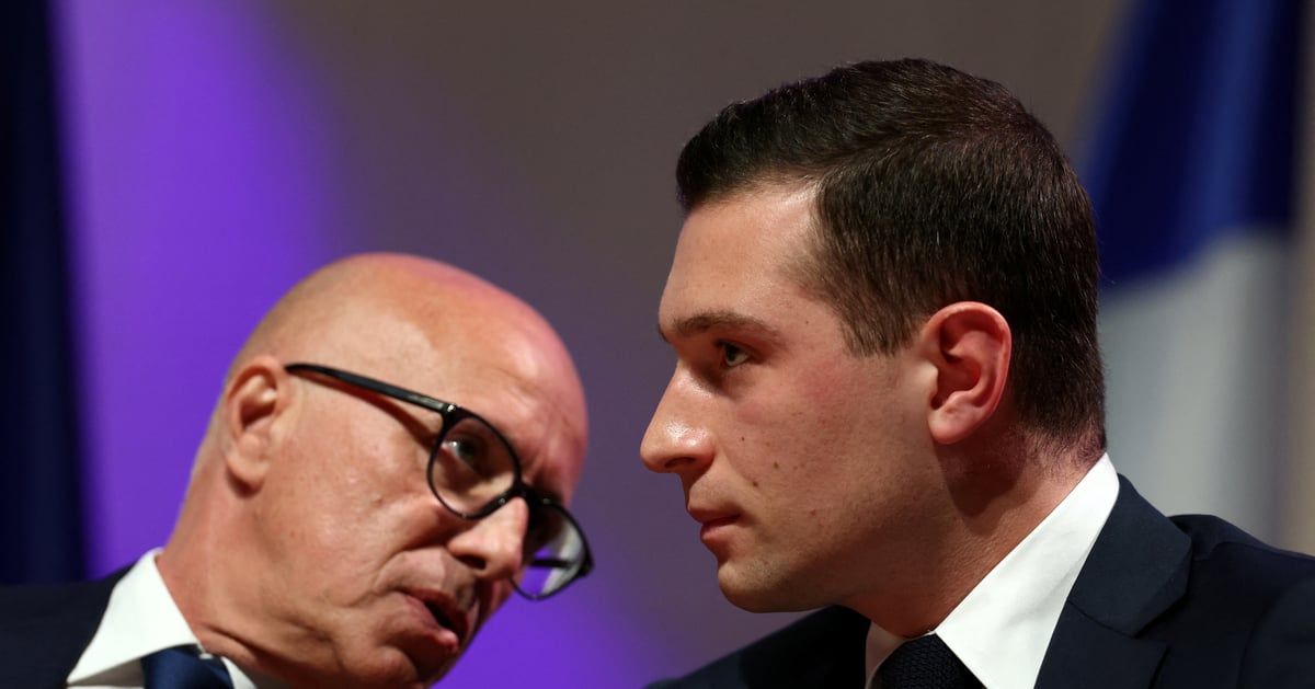 "الميل لليمين" يثير الانقسامات بصفوف جمهوريي فرنسا