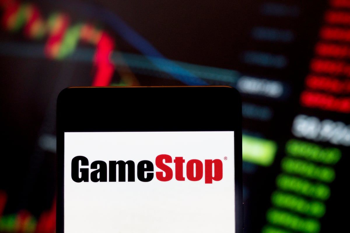 تشاجرا عبر الإنترنت.. فسافر ليقتله