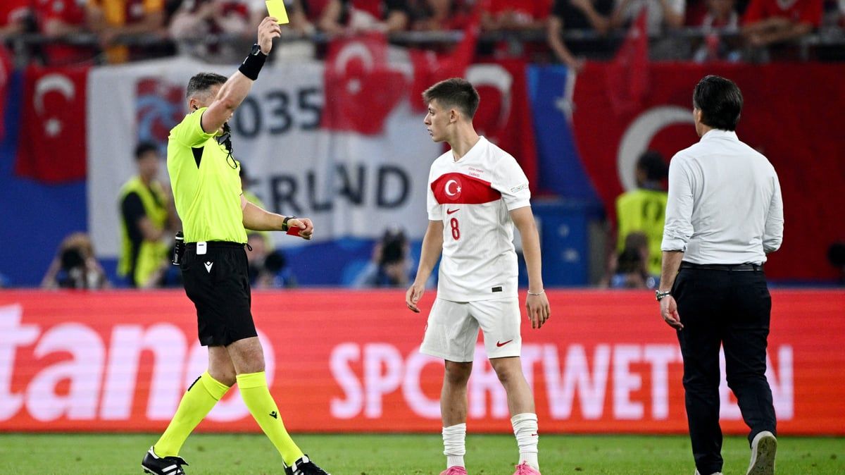 إنذار غولر وطرد خوري بعد نهاية فوضوية لمباراة تركيا والتشيك (فيديو)