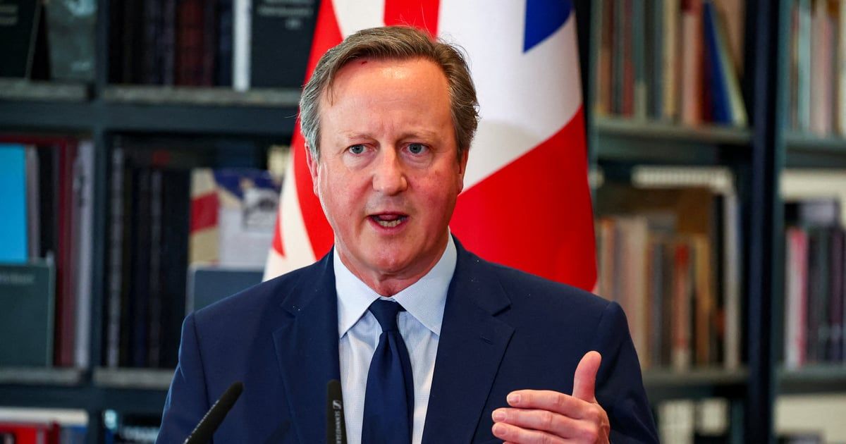 شابان روسيان ينشران مقطع خدعة أوقعا فيها وزير خارجية بريطانيا (فيديو)