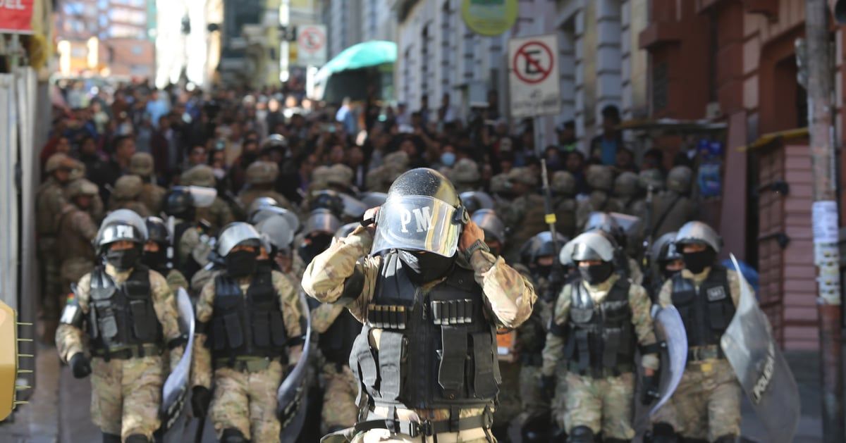 بعد محاولة انقلابية فاشلة.. ماذا حدث في بوليفيا؟ (فيديو وصور)