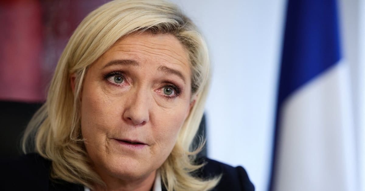 لوبان تلوّح بالسعي لتجريد ماكرون من صلاحياته العسكرية