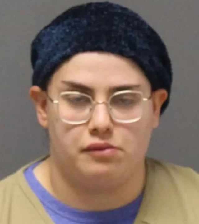 أم تقتل طفليها "خنقا" في حوض الاستحمام (صورة)