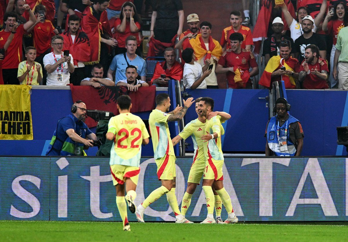 نجم إسبانيا يوجّه رسالة مشفّرة لمبابي قبل انضمامه لريال مدريد