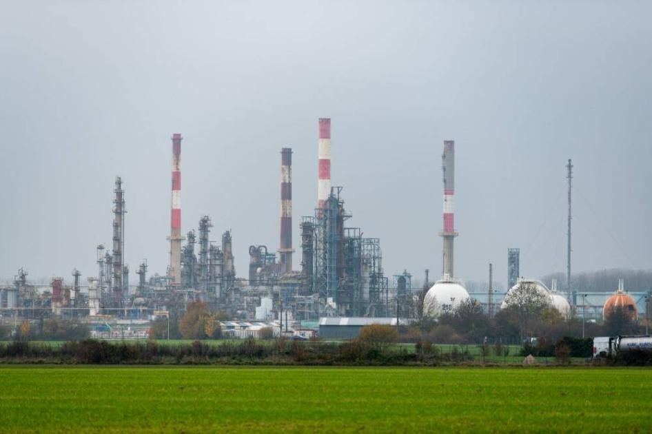 أسعار النفط ترتفع وسط تزايد المخاوف من اضطراب الإمدادات