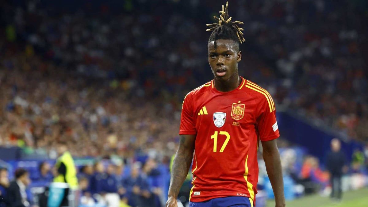 نيكو ويليامز يتجاهل مفاوضات برشلونة