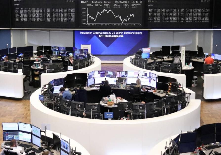 أسهم أوروبا تتكبد خسارة فصلية وسط ترقب للانتخابات الفرنسية
