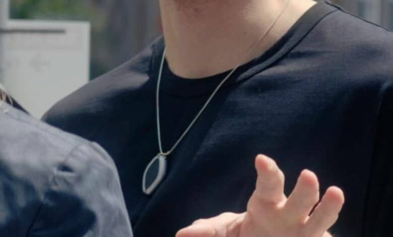 قلادة مدعومة بالذكاء الاصطناعي لتسجيل المحادثات اليومية.. إليك التفاصيل - موقع الخليج الان