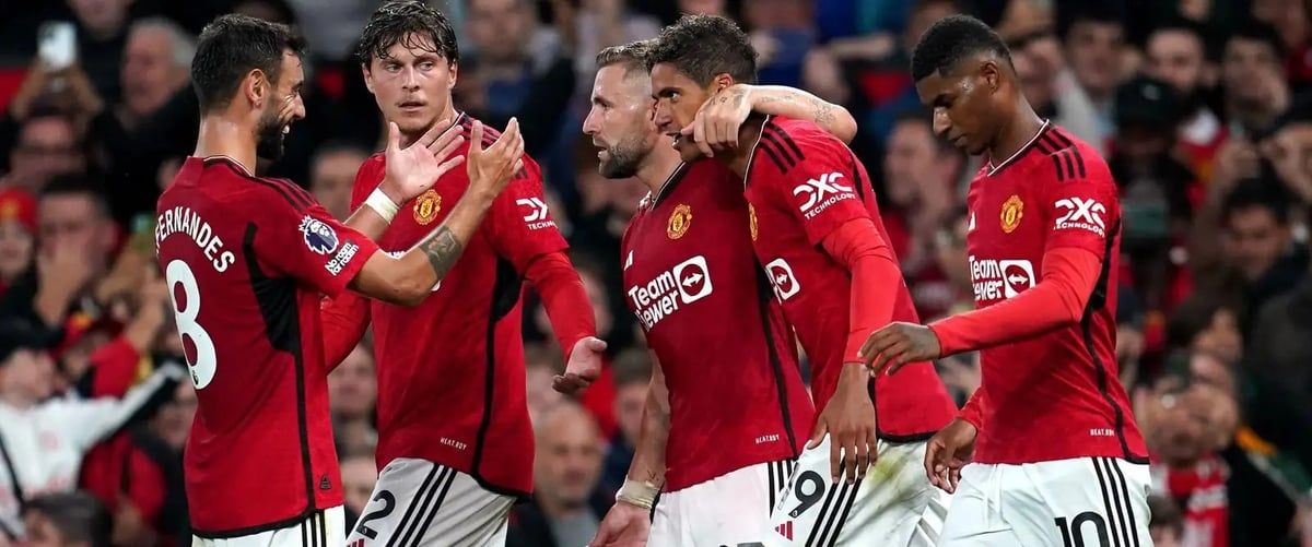 فابريغاس يغري نجم مانشستر يونايتد بوجهة مفاجئة