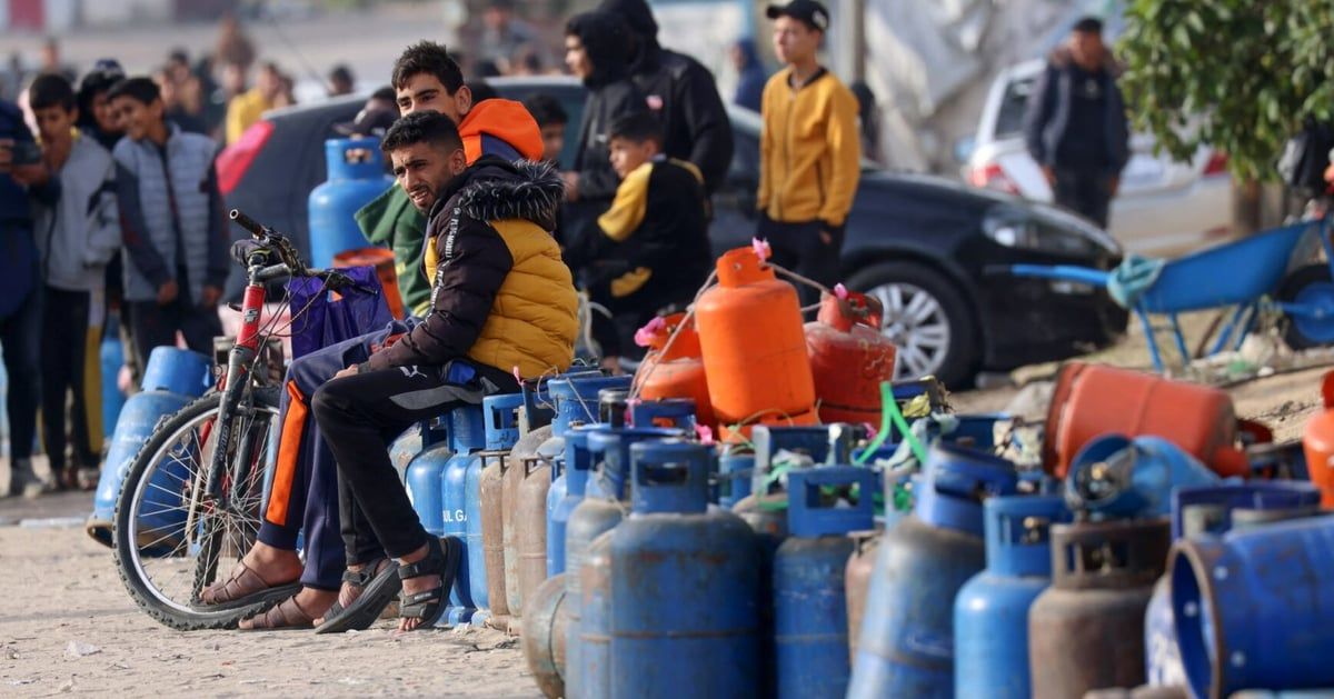 "السوق السوداء" في غزة.. سلع بأضعاف أثمانها واتهامات لحماس بالتواطؤ