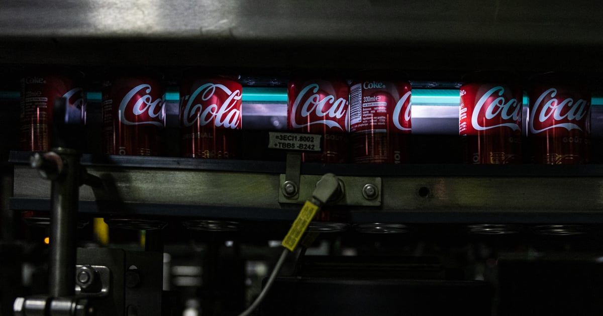 بسبب مخاطر صحية.. فرنسا تسحب عبوات لمشروب "كوكا كولا" من الأسواق