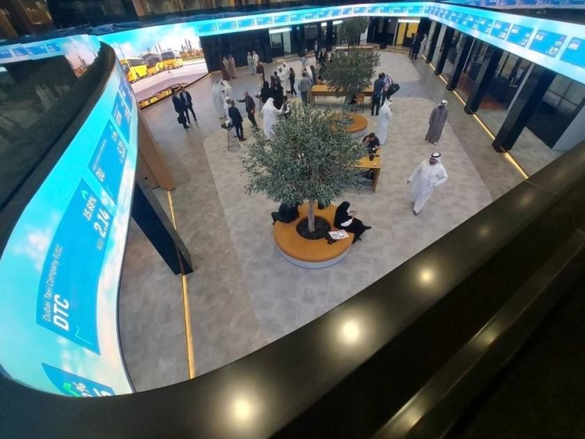 أسهم الإمارات.. أداء متباين في مستهل تعاملات الأسبوع