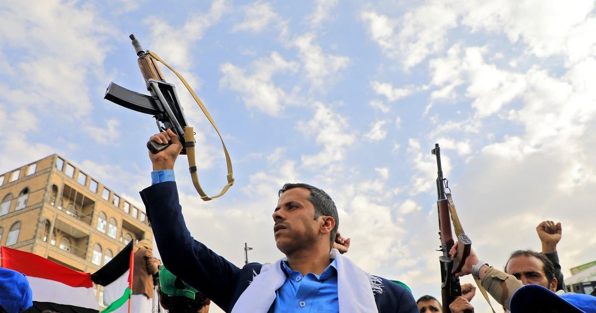 اليمن.. مقتل دكتور شهير إثر تعذيبه في سجون الحوثيين بصنعاء