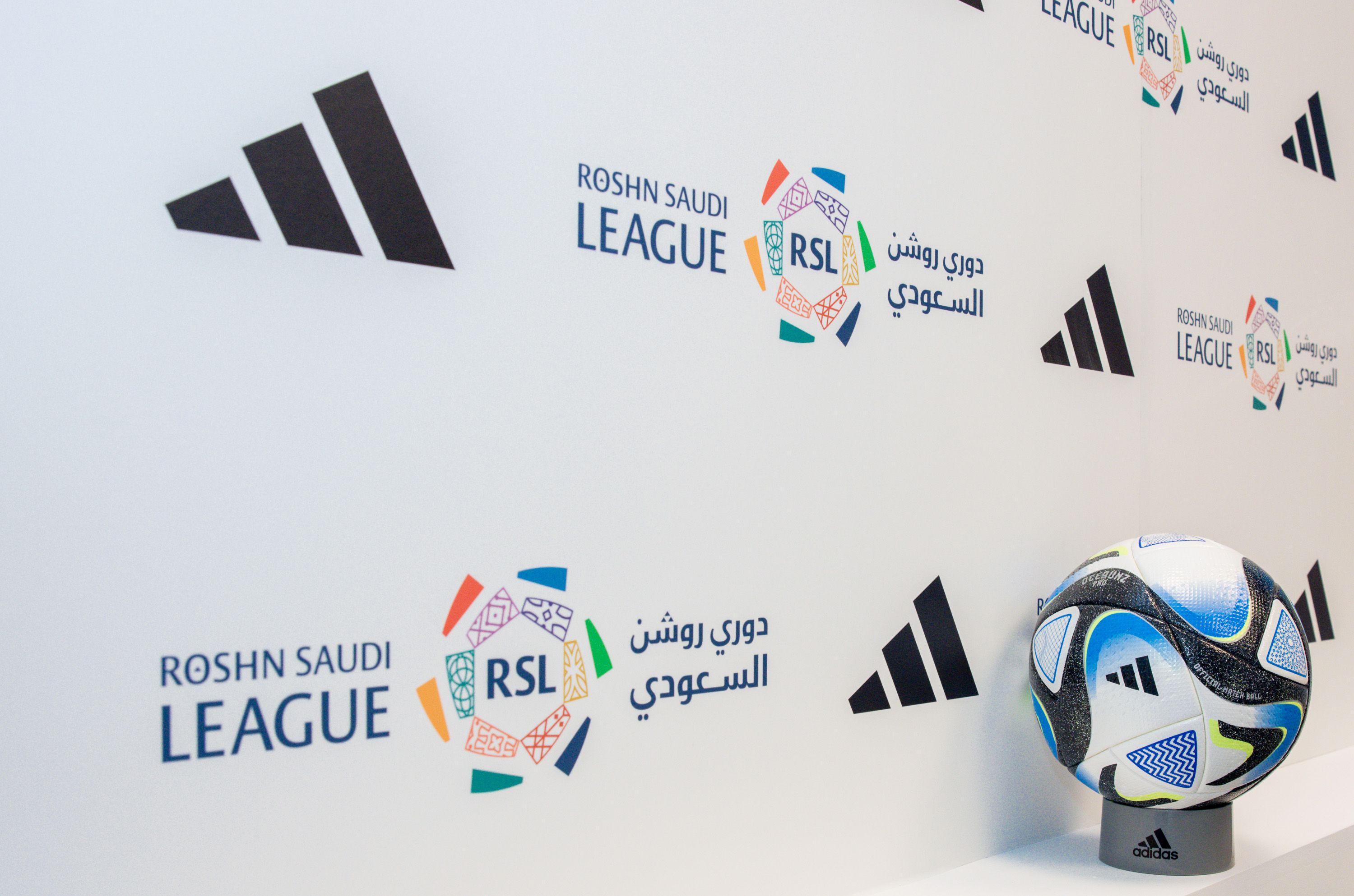 روشن يُودع المدرب العالمي وخليفته من موطن خيسوس!! التعاقد انتهى بالفعل - موقع الخليج الان