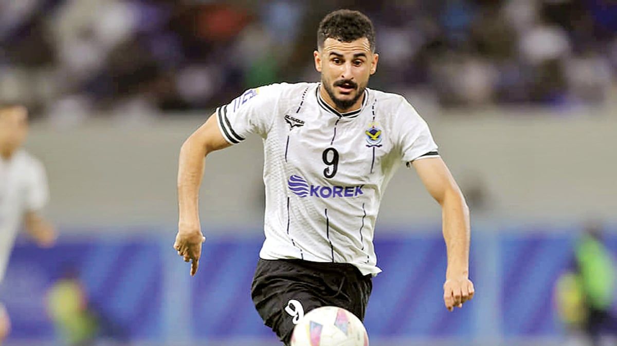 الخور القطري يضم المهاجم العراقي أيمن حسين