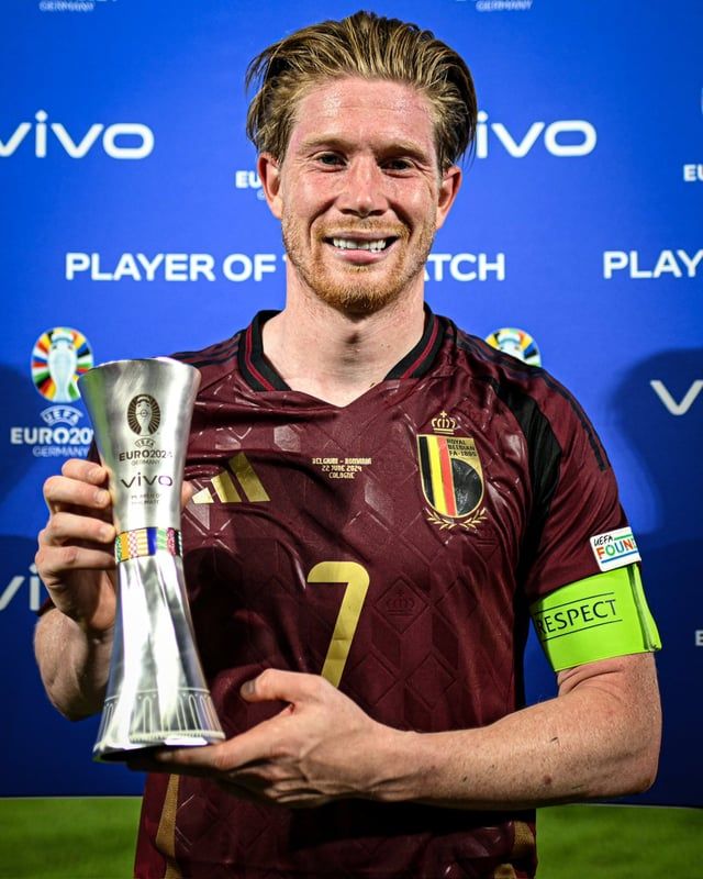 حرب دي بروين مع الجماهير تهدد تاريخه في بلجيكا