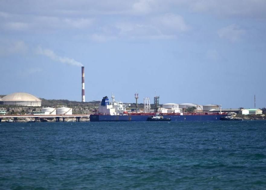 النفط يستقر قرب أعلى مستوى في شهرين وسط توقعات بارتفاع الطلب