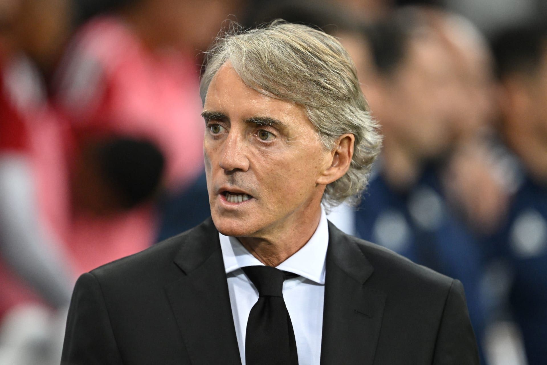 نتمنى ألا نخرج كما خرجنا من آسيا!! نجم السعودية يفتح النار على أداء الاخضر مع مانشيني - موقع الخليج الان