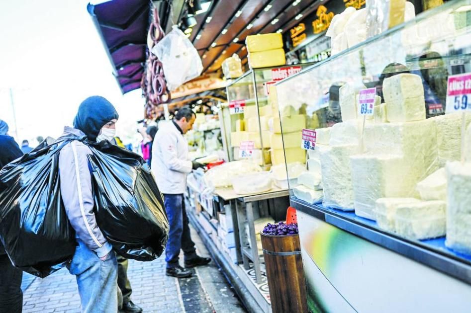 التضخم السنوي في تركيا يتراجع إلى 71.6%