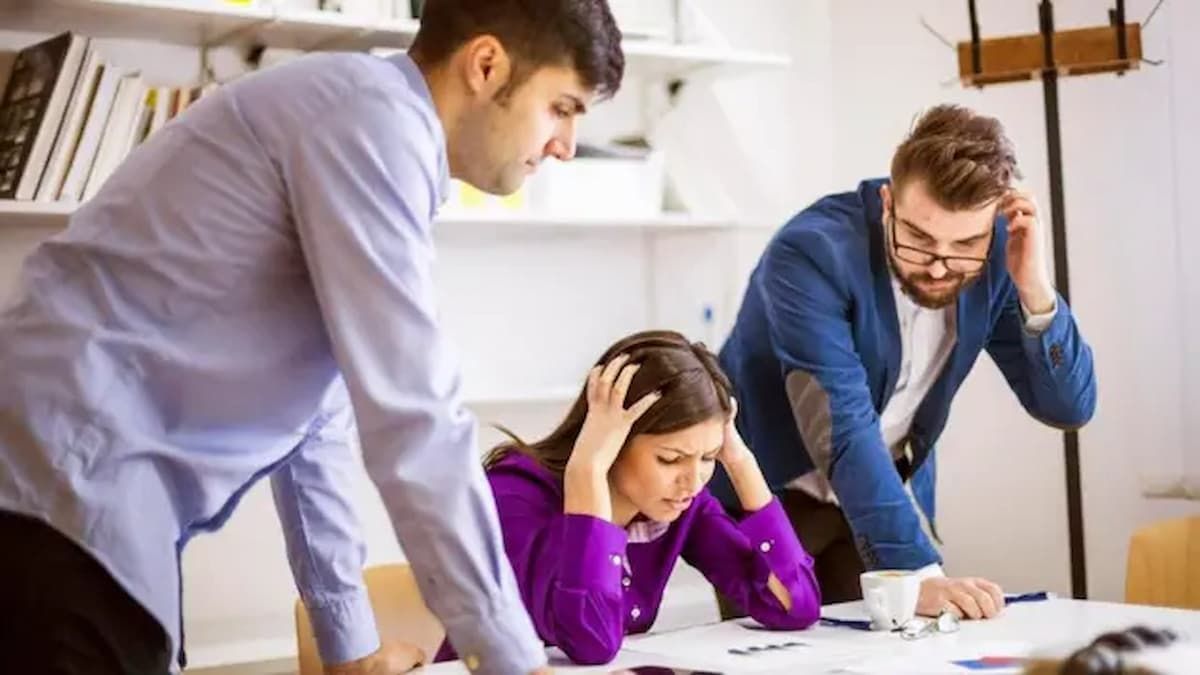 رفضك لفرص العمل لتلك المرات يحرمك من الضمان!! الموارد البشرية تحذر - موقع الخليج الان