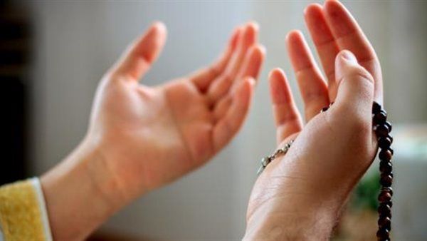 دعاء بسيط بين السجدتين قال عنه النبي ﷺ إنه يجلب لك خير الدنيا والآخرة.. اتفرج ماهو