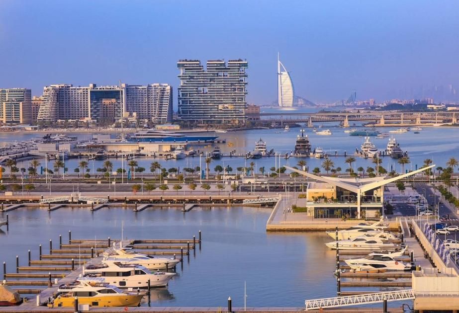 الإمارات بين أفضل 10 دول للعيش والعمل