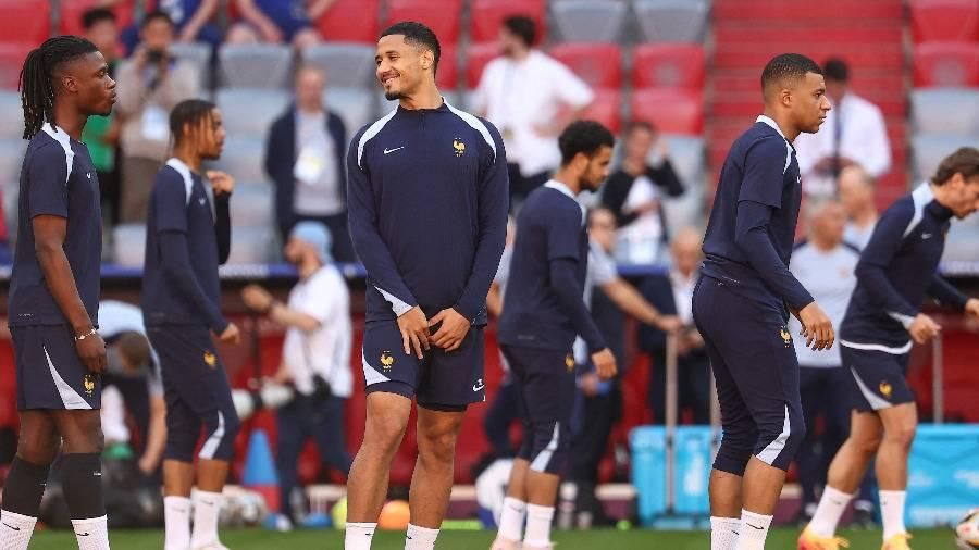 جريزمان يرفض نشر فيديو التدريبات وديشامب ينتقد السويد