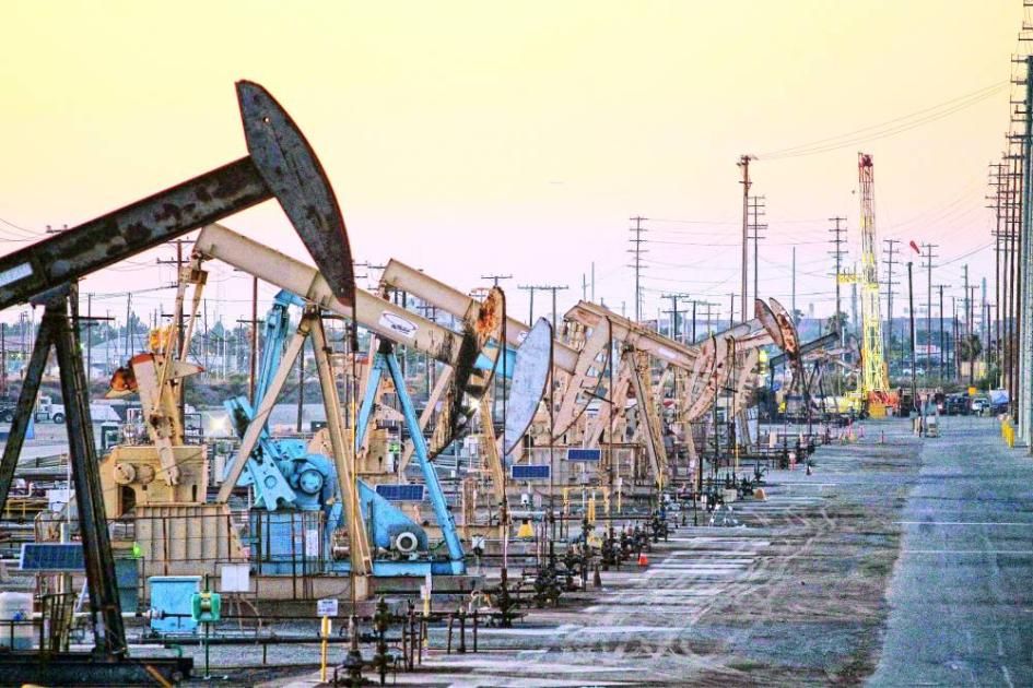 النفط شبه مستقر مع تراجع المخاوف بشأن أضرار «بيريل»