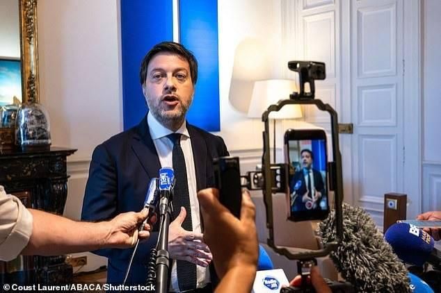 عمدة مرسيليا يعارض صفقة شراء جرينوود