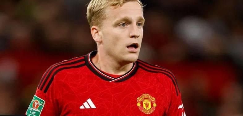 فان دي بيك يودع مانشستر يونايتد بعد 4 مواسم مخيبة