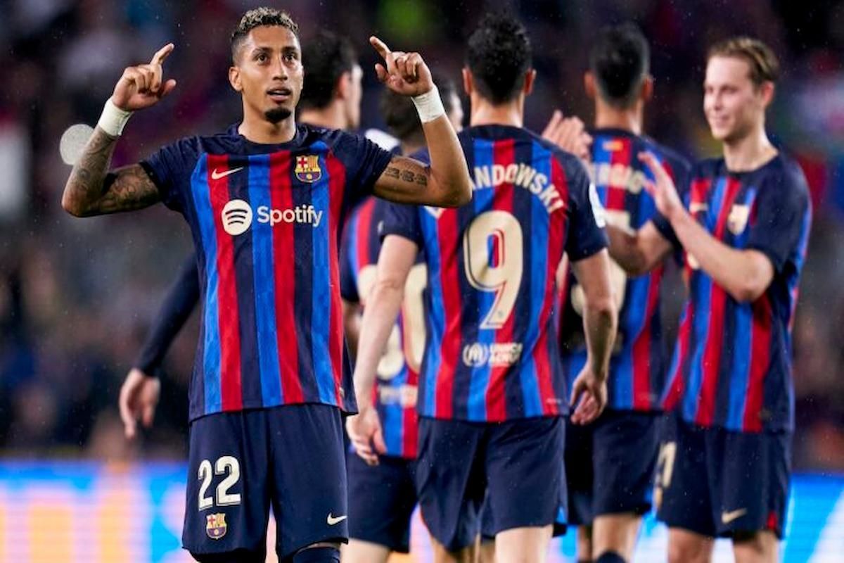 مهلة 50 يوم للرد!! رد ناري من برشلونة حول عروض الكرة السعودية لضم رافينيا - موقع الخليج الان