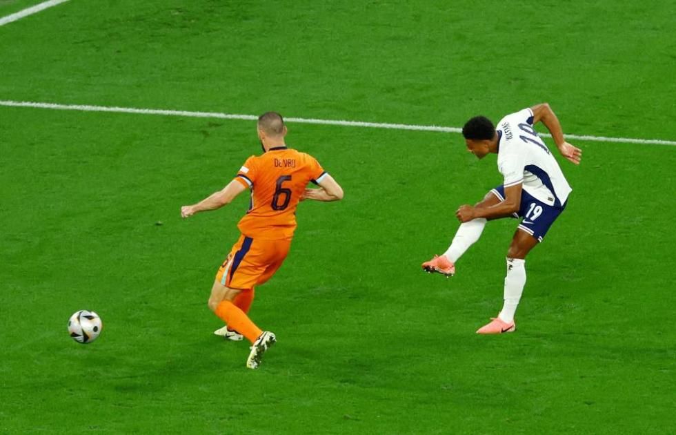 إنجلترا تطيح هولندا وتبلغ النهائي الثاني على التوالي